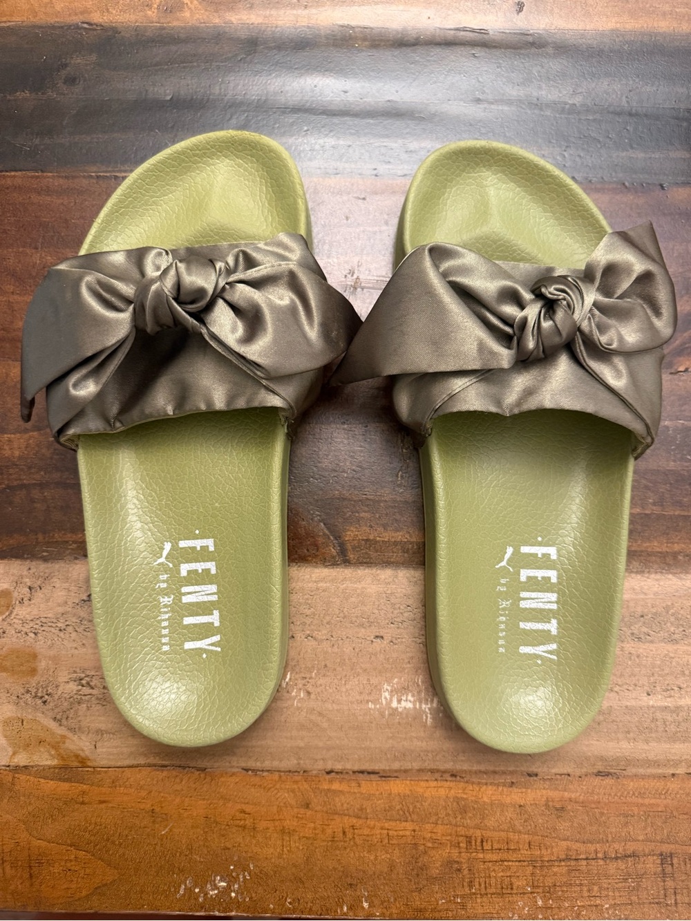 Fenty Puma by Rihanna Bow Slide Sandals Olive Branch Satin Women's 8.5 UK 6